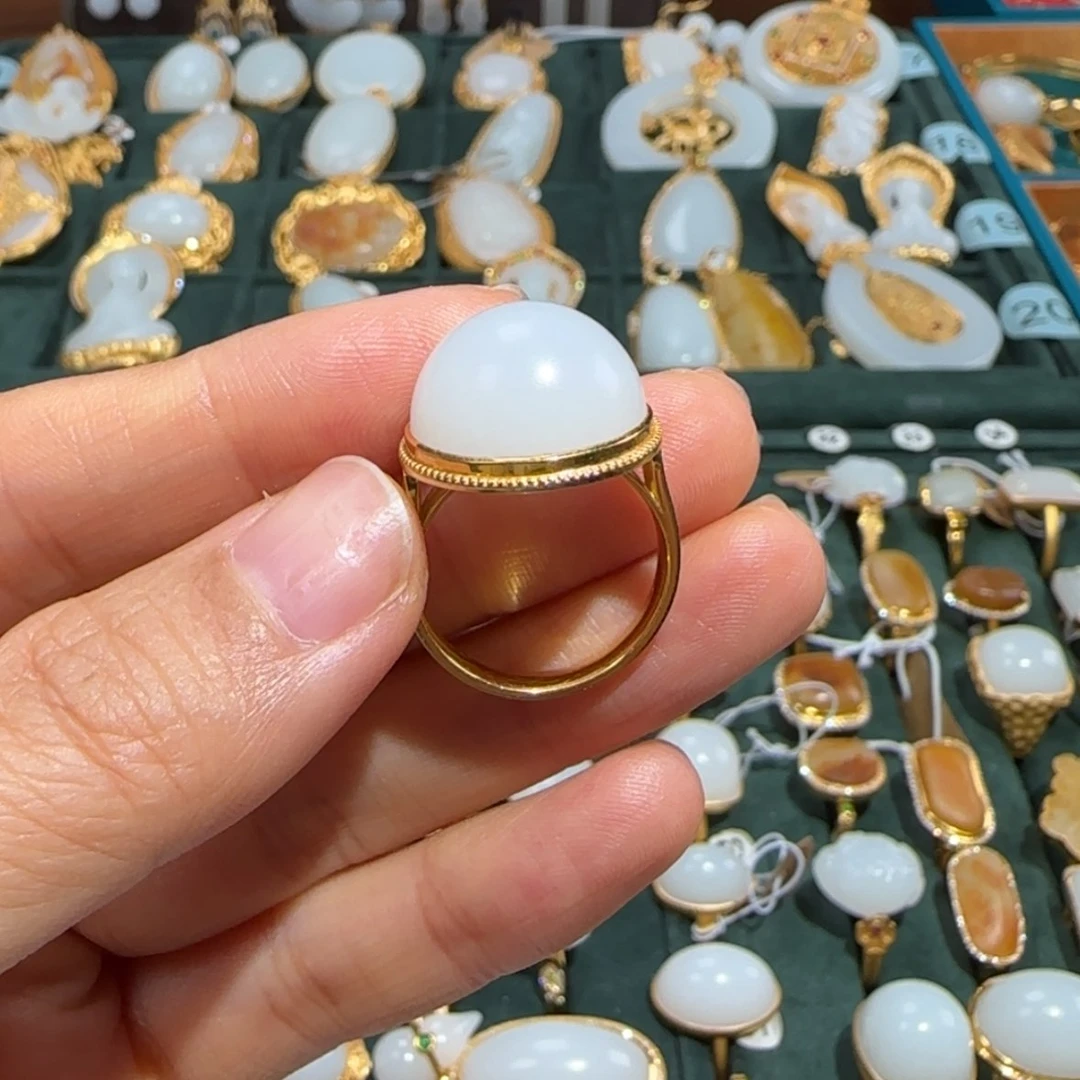 【闪购商品】和田玉戒指18K金镶嵌丶*