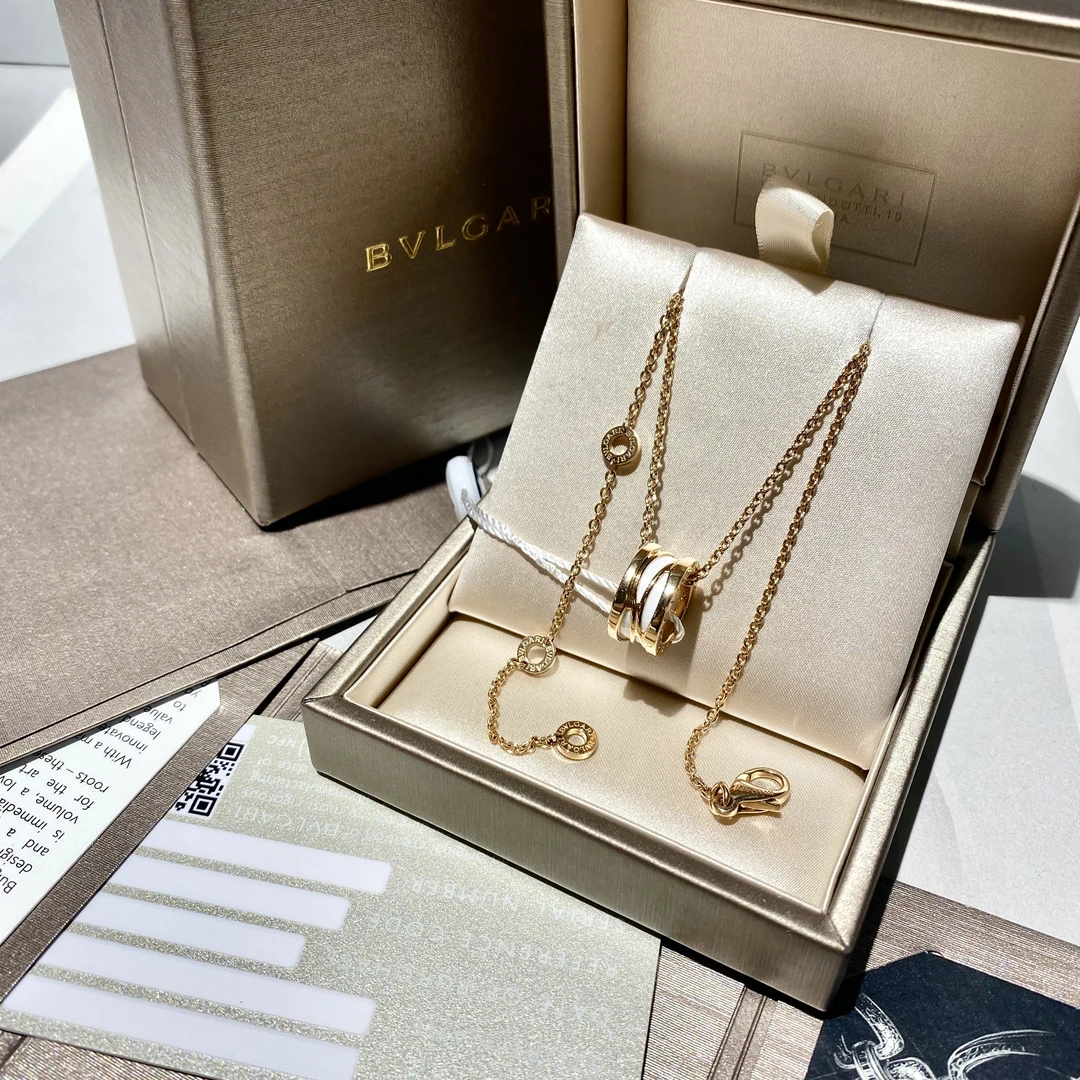 95新 BVLGARI/宝格丽 宝格丽   镂空白陶瓷坠链 项链