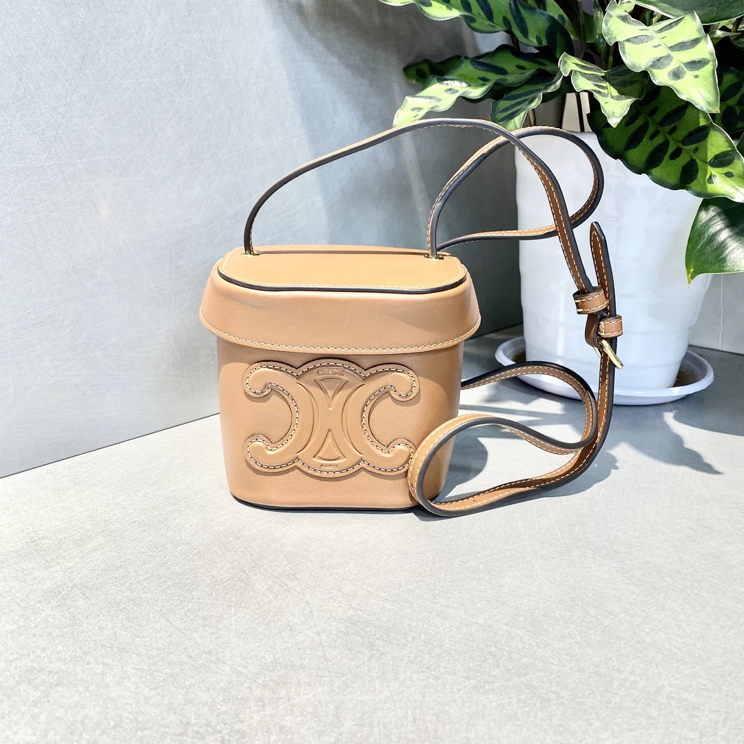95新 Celine/思琳 思琳   22s焦糖色化妆包 单肩斜挎包-2