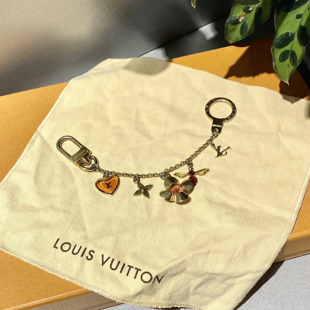 95新 LouisVuitton/路易威登 LV   金色小花钥匙扣 挂件 饰品