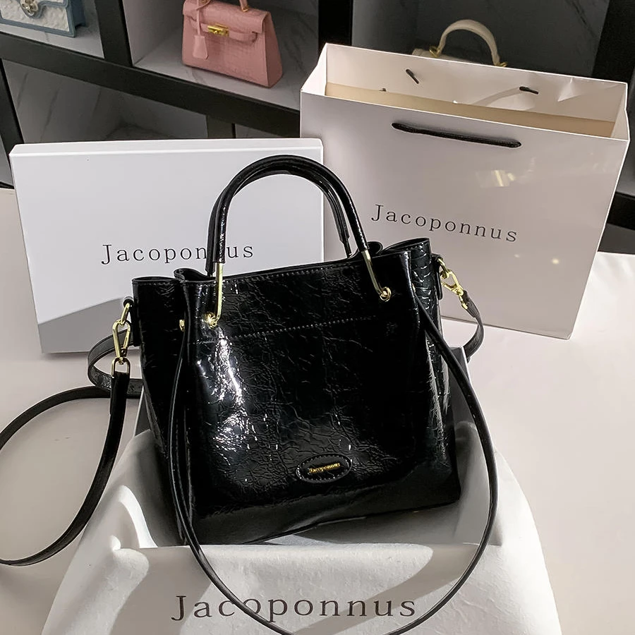 【设计师款】轻奢抽绳2024新款腋下托特包大容量手提单肩黑色水桶包