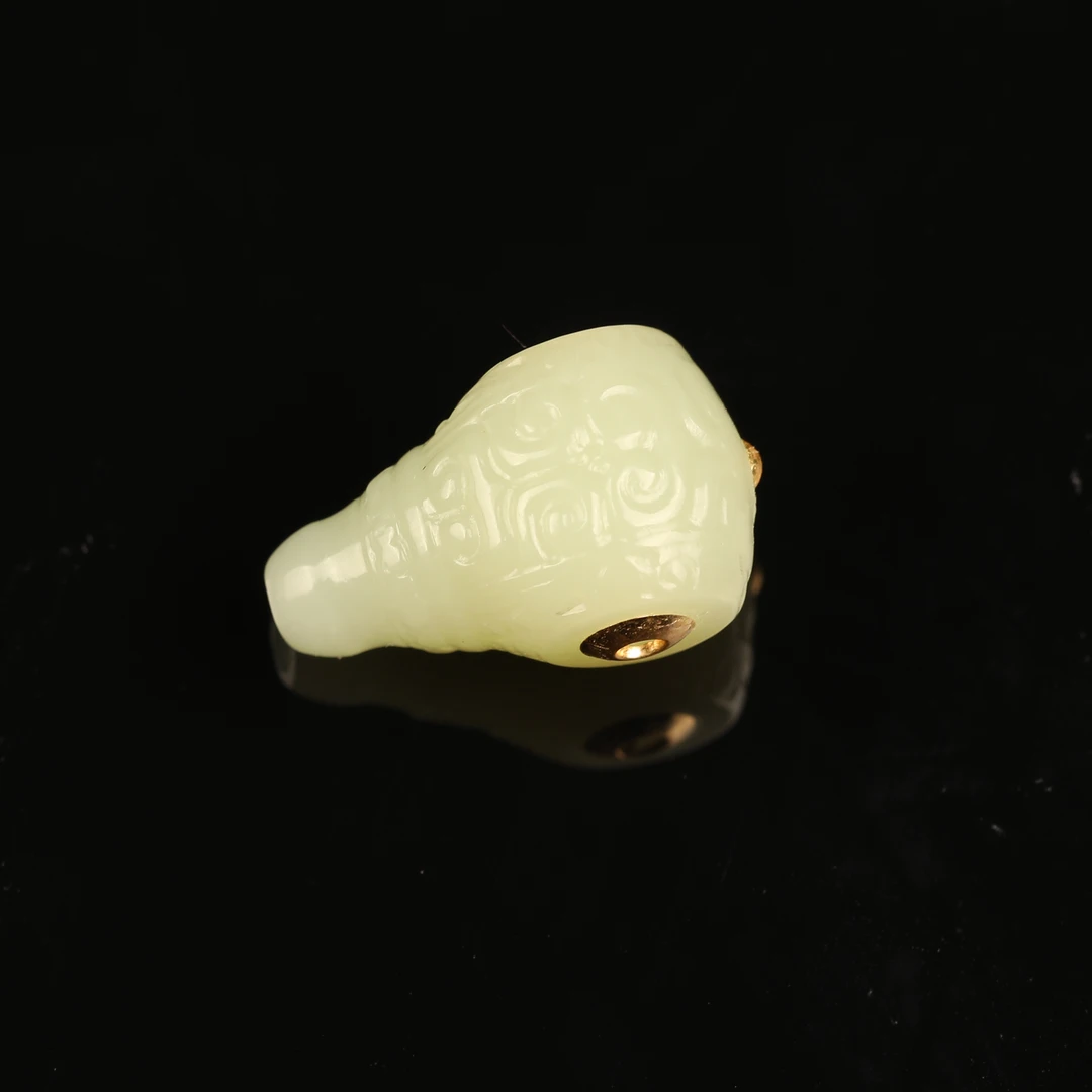 预售新疆和田玉甘黄三通RB232228尺寸约19*11mm