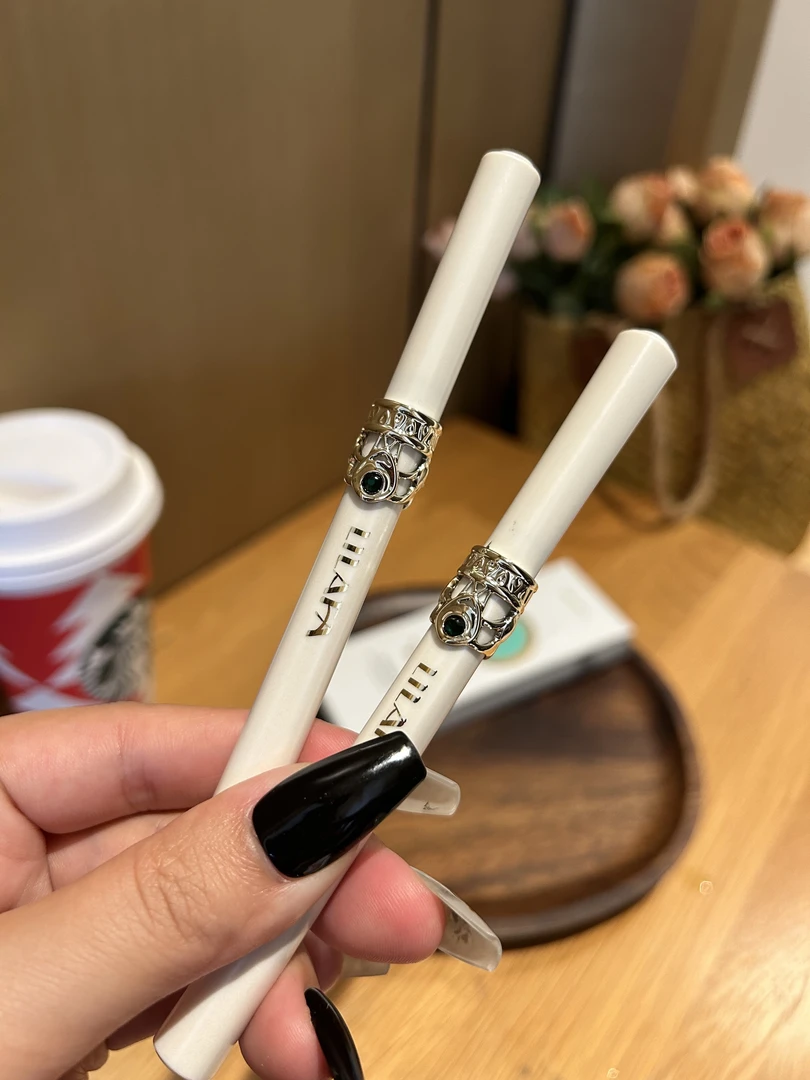 丽兰妃防水防汗眼线液笔不掉色亲肤显色学生新手女神可粗可细硬头