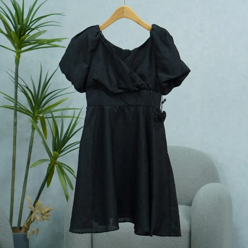 LI丽系列  Y033   女装时尚撤柜短袖连衣裙黑色71405101