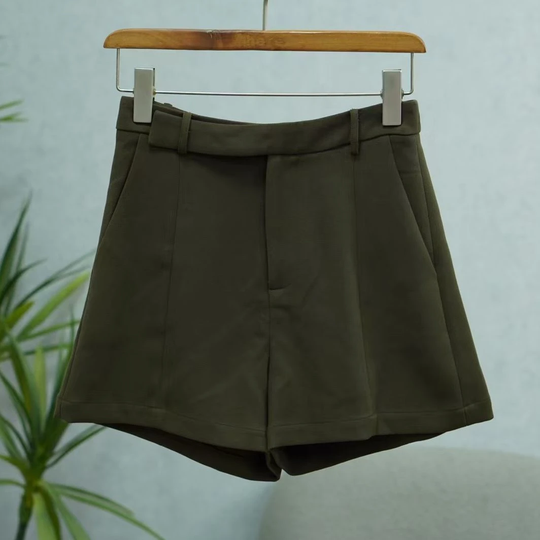 枺系列   WZ325   女装时尚撤柜休闲短裤深绿色5231006