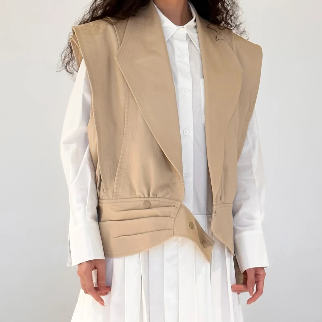 阔肩西装领无袖外套宽松收腰马甲23382