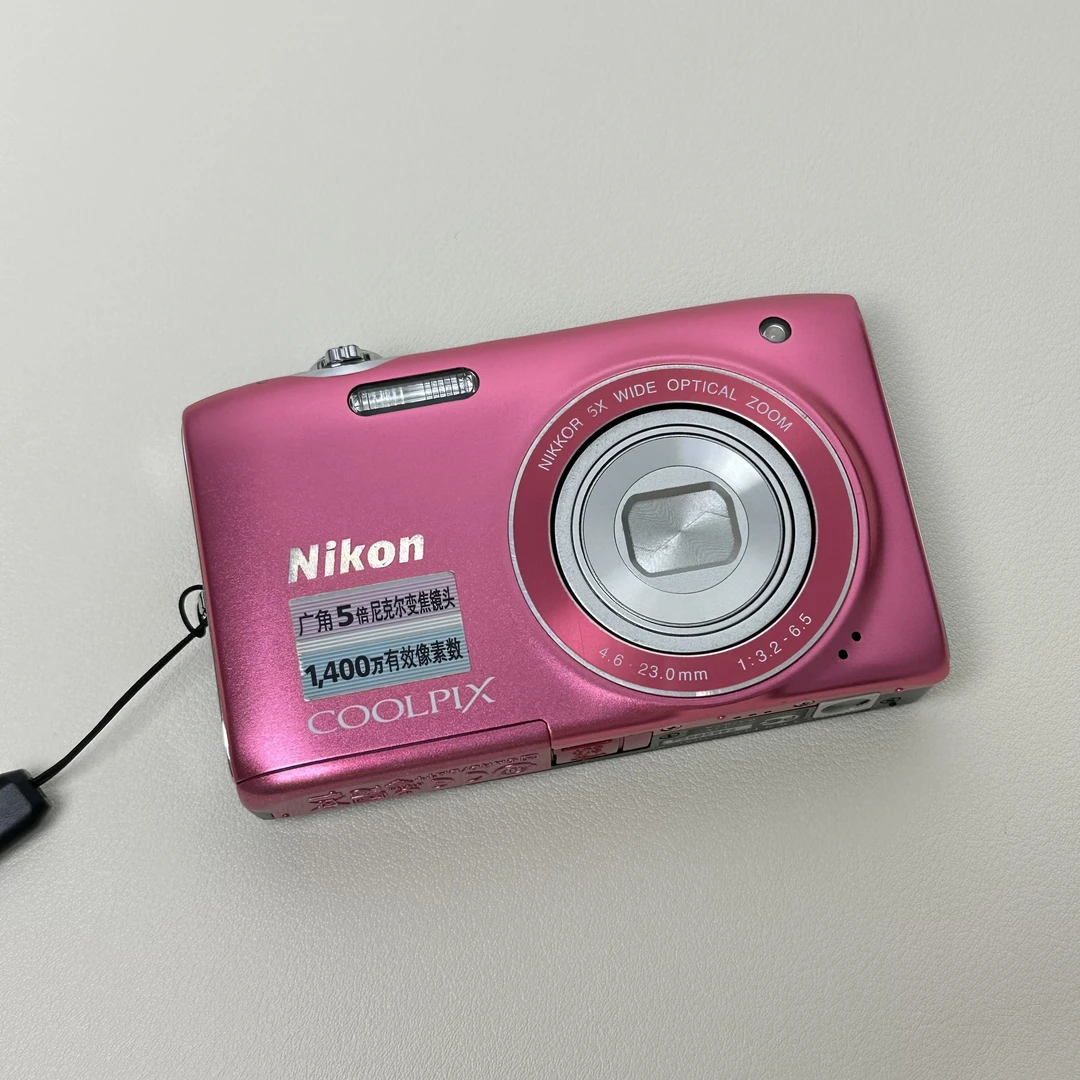 9新 Nikon/尼康 S3100 1400万像素5倍光变 镜头划痕不影响
