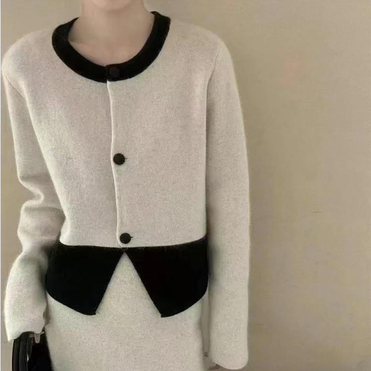 倩倩家圆领欧货上衣（微微掉毛介意慎重下单）