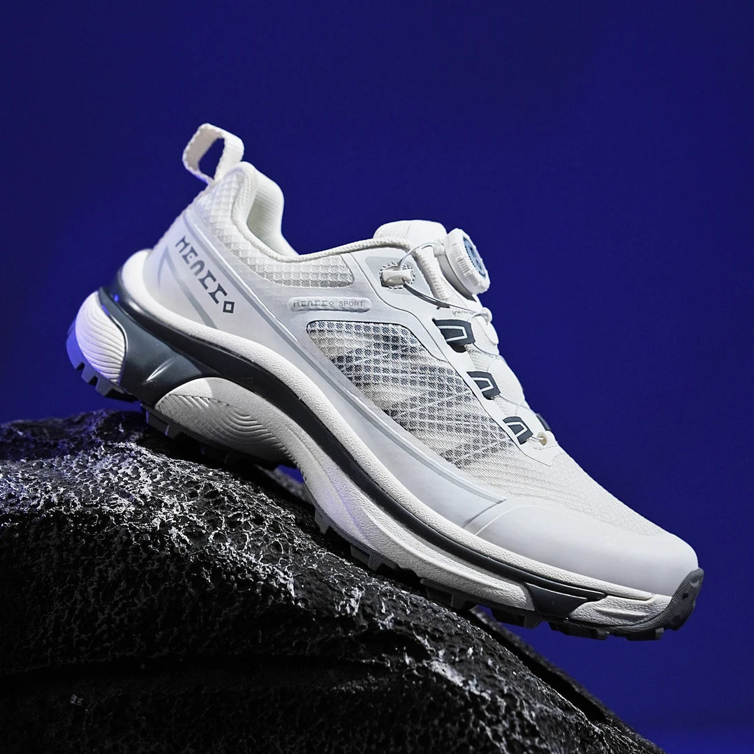 【靠谱的杰哥专属】曼克透气防水户外休闲登山减震跑步运动鞋23018