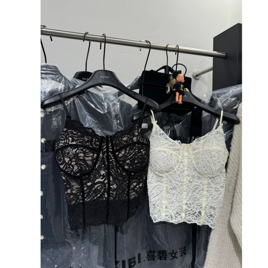 现货【蕾丝性感吊带背心】修身带胸垫内搭白色辣妹短款打底美背上衣