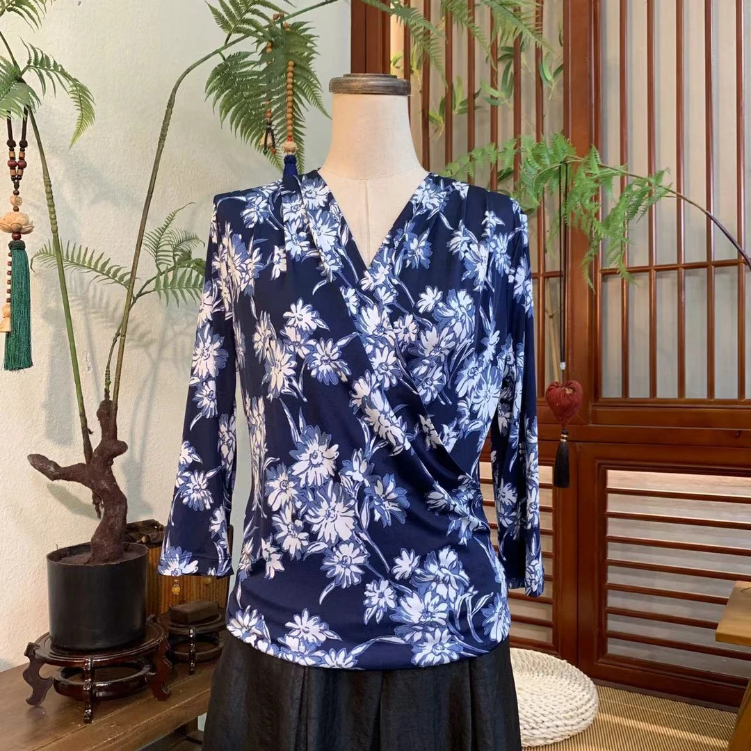 知羽.香云 春夏新款交叠领七分袖桑蚕丝上衣ZY3978