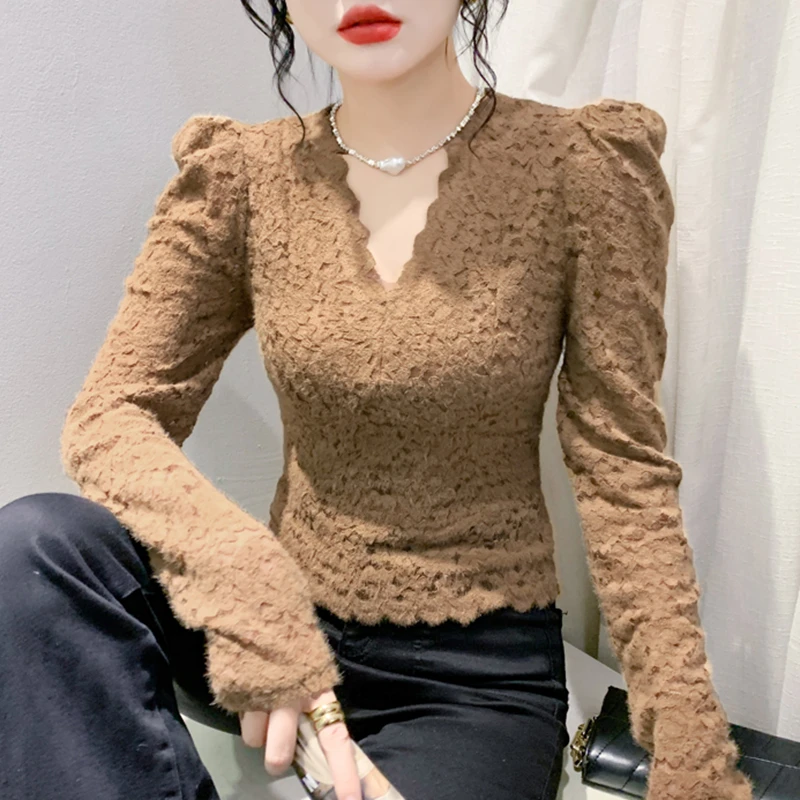 时髦女人味加绒蕾丝衫女性感V领镂空上衣气质短款磨毛打底衫秋冬