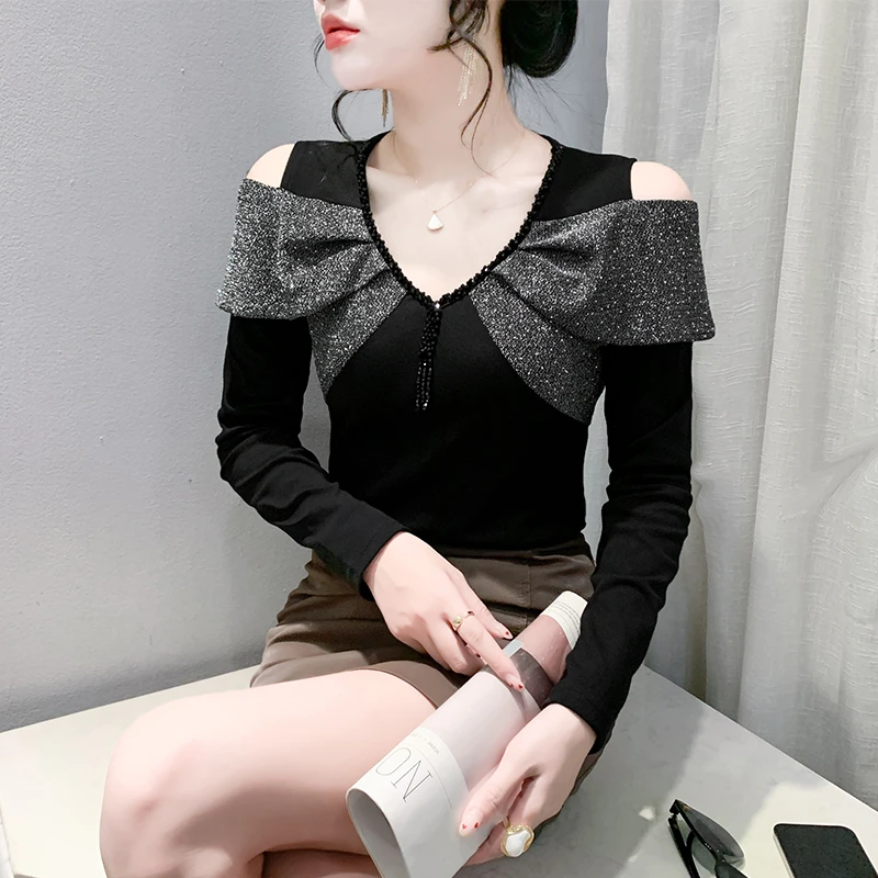 气质减龄钉钻T恤女长袖秋冬新款性感V领露肩上衣修身显瘦打底小衫