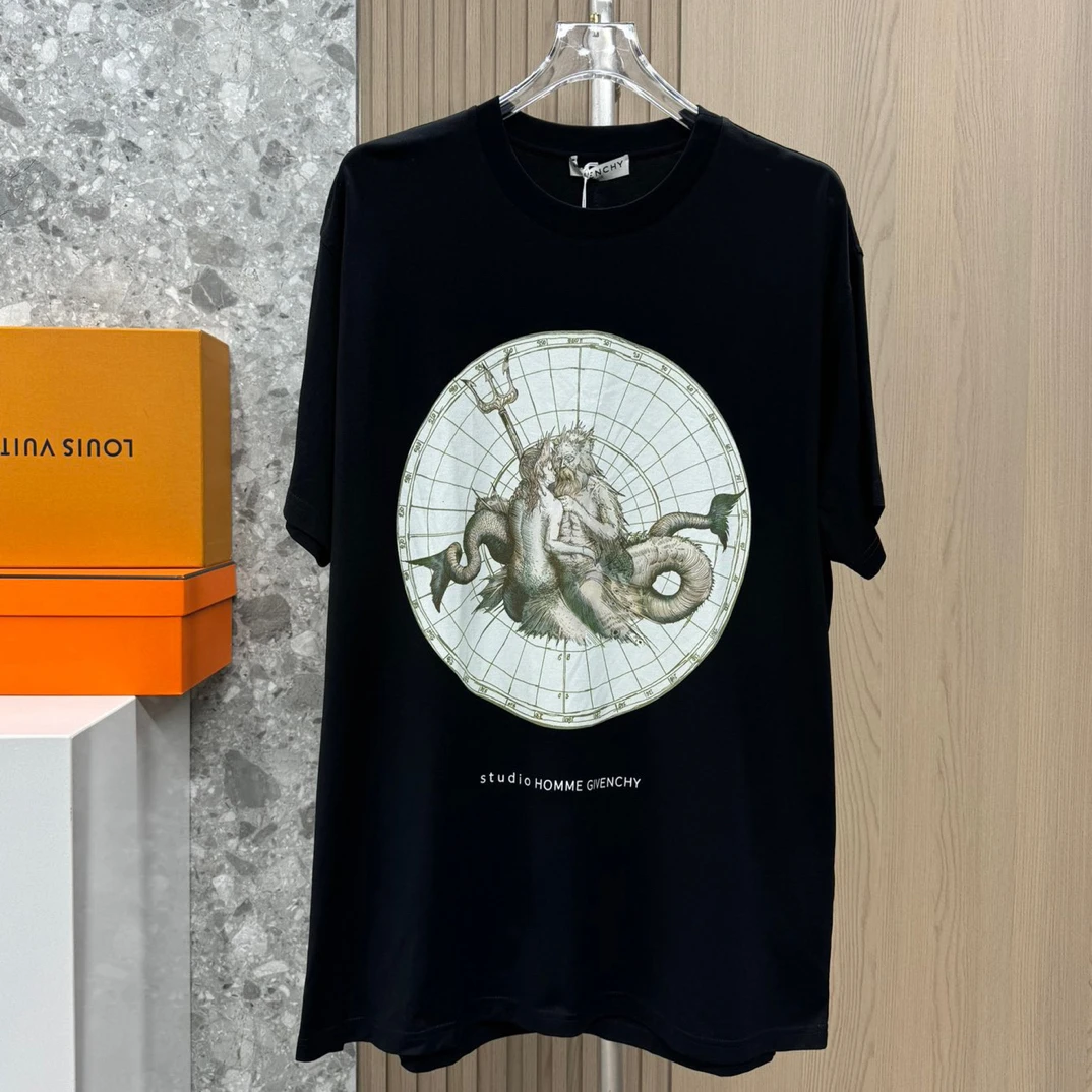 全新未使用 Givenchy/纪梵希 130060 男款黑色T恤 胸前海王logo