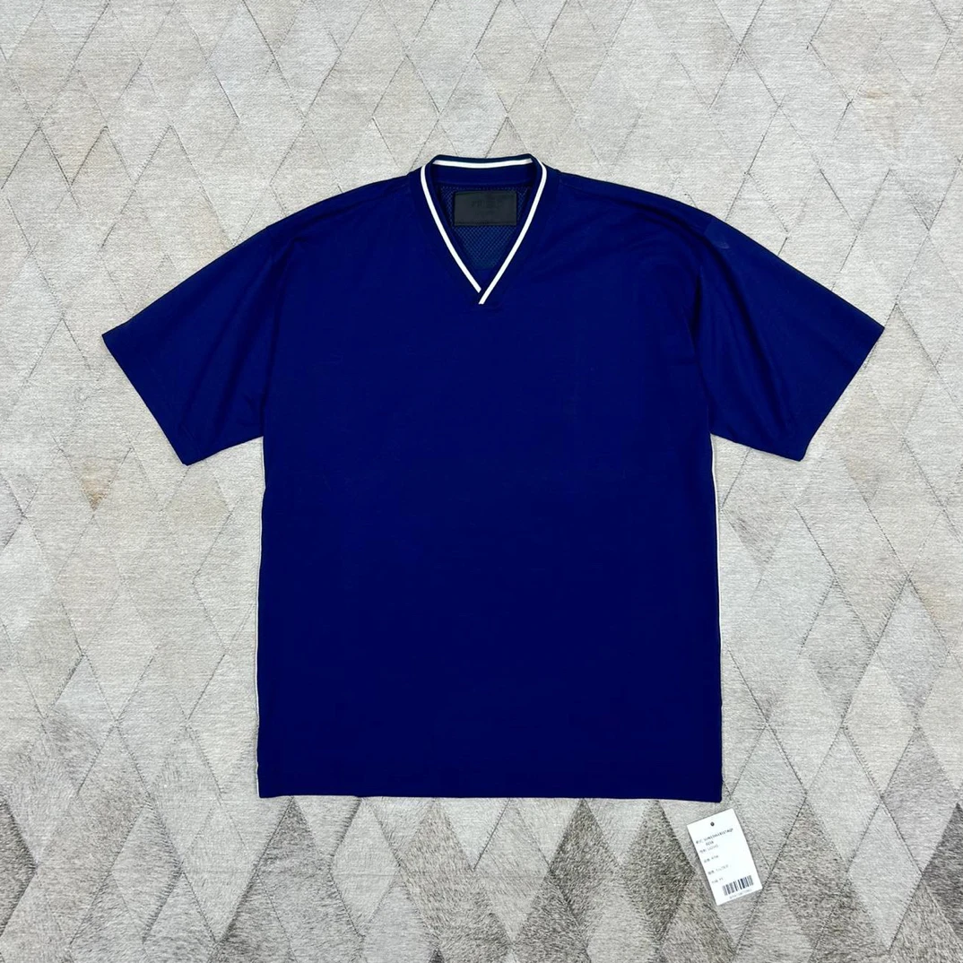 全新未使用 Prada/普拉达 129430 V领T恤
