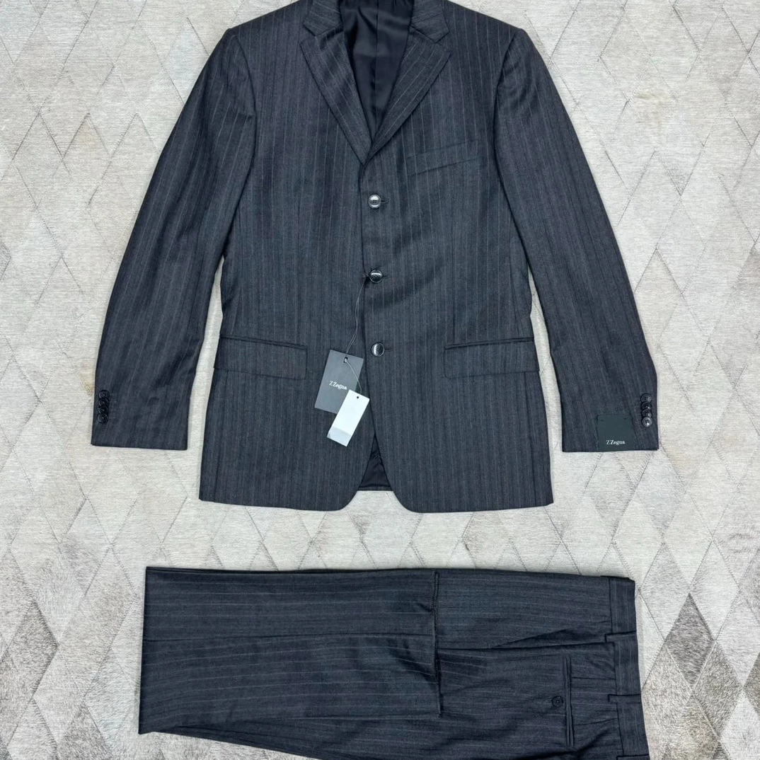 全新未使用 ErmenegildoZegna 128155 灰色商务条纹套西