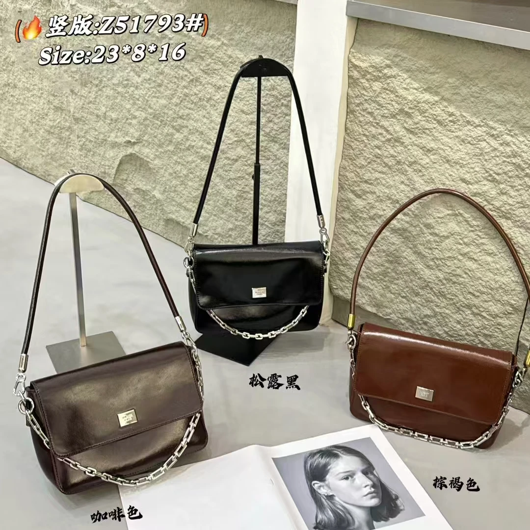 娜飞儿2024年设计复古链条小方包女包时尚百搭单肩斜挎亮面简约包