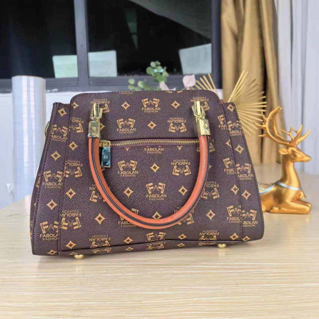 【宠粉福利】2024新款时尚百搭潮流高级轻奢斜跨手提包8978