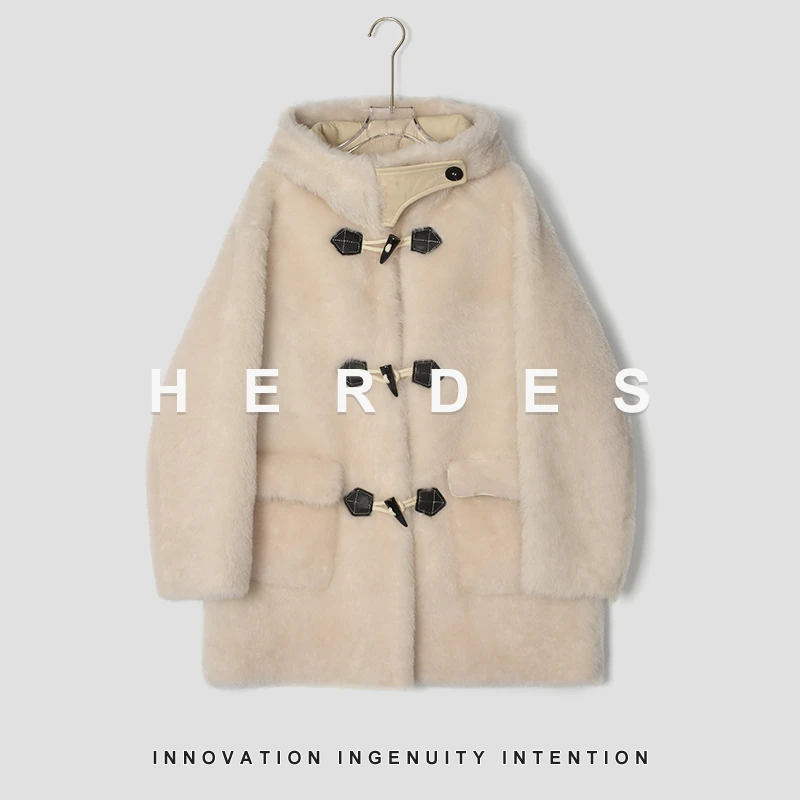 HERDERS 米白潮流时尚帽款牛角扣皮草外套 248529