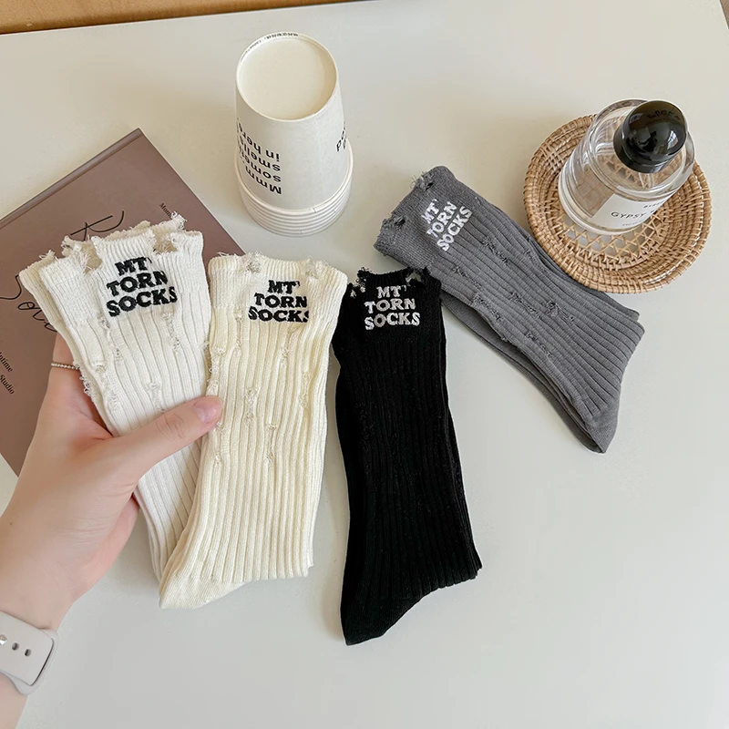 秋季新款刺绣字母破洞袜子女中筒堆堆袜乞丐袜个性潮酷棉袜