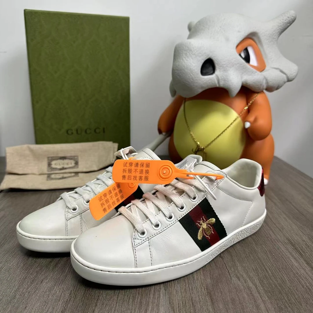 【95新】Gucci 白色小蜜蜂男士时尚低帮系带板鞋 38欧码 编号:T418