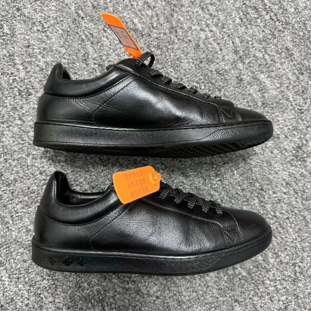 【95新】Louis Vuitton LV 黑色皮面鞋舌老花板鞋 39欧码 编号：T229