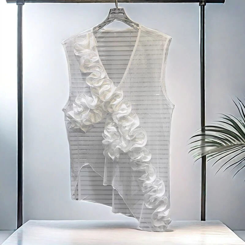 2025年夏季新款立体花朵设计感宽松网纱马甲背心女无袖透视感上衣