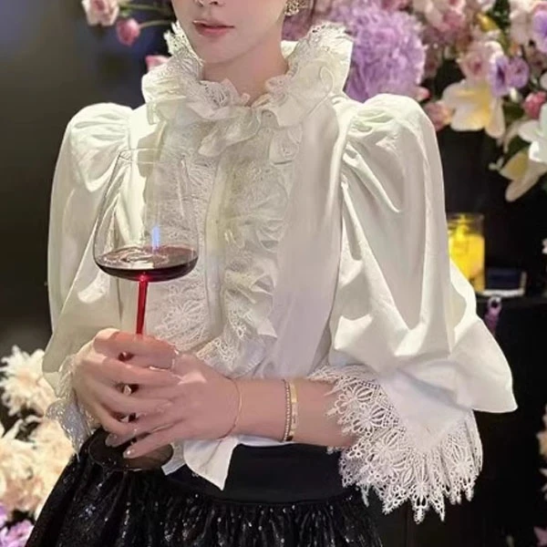 网红同款2025春季新款法式小香风蕾丝褶皱勾花领边气质衬衫衬衣女
