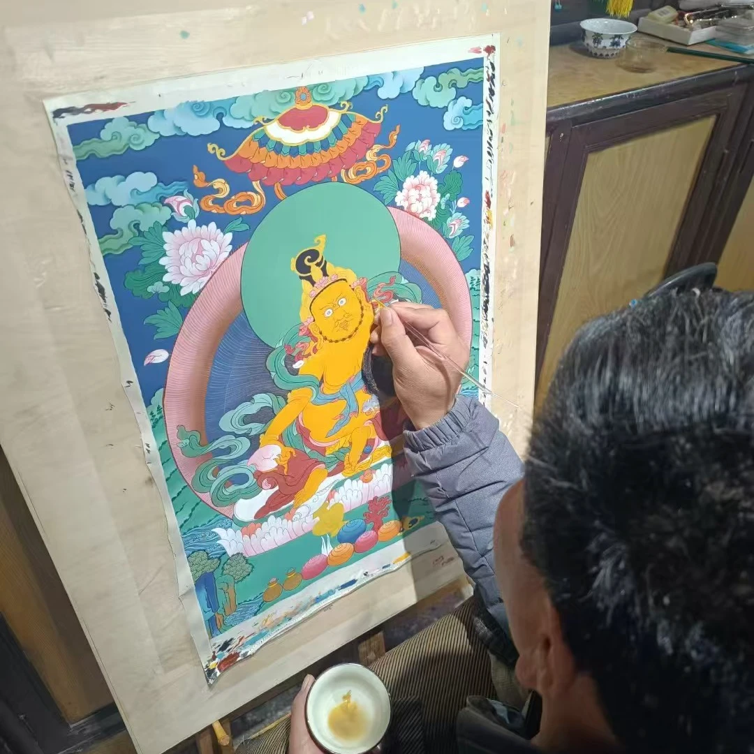 定制唐卡，下单标明需要哪一位的唐卡，大小尺寸等，售卖的为50cm