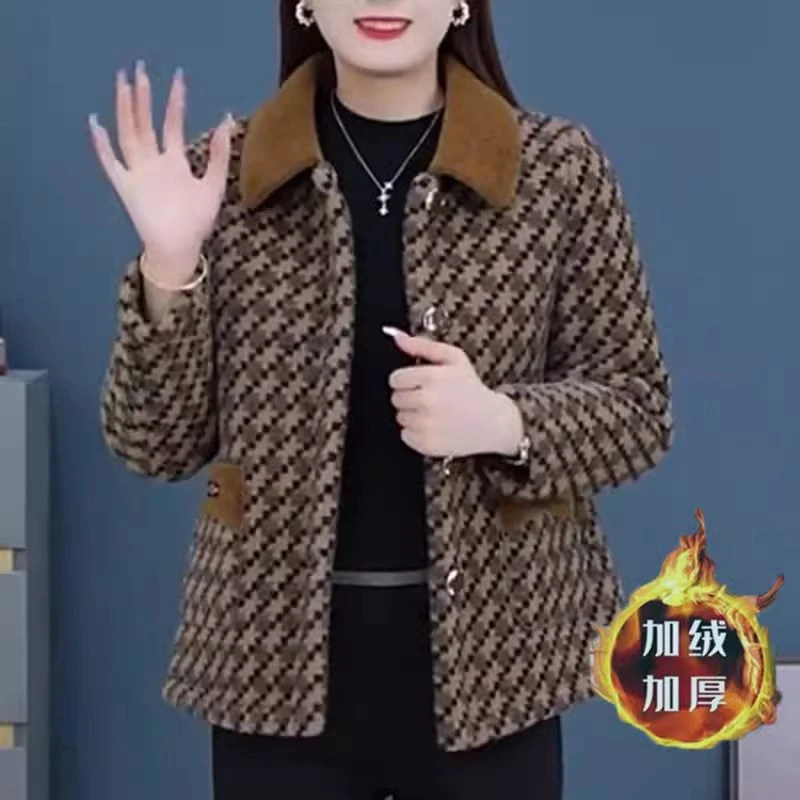 秋冬新款女加绒加厚高档百搭外套中老年妈妈装洋气格子毛呢上衣