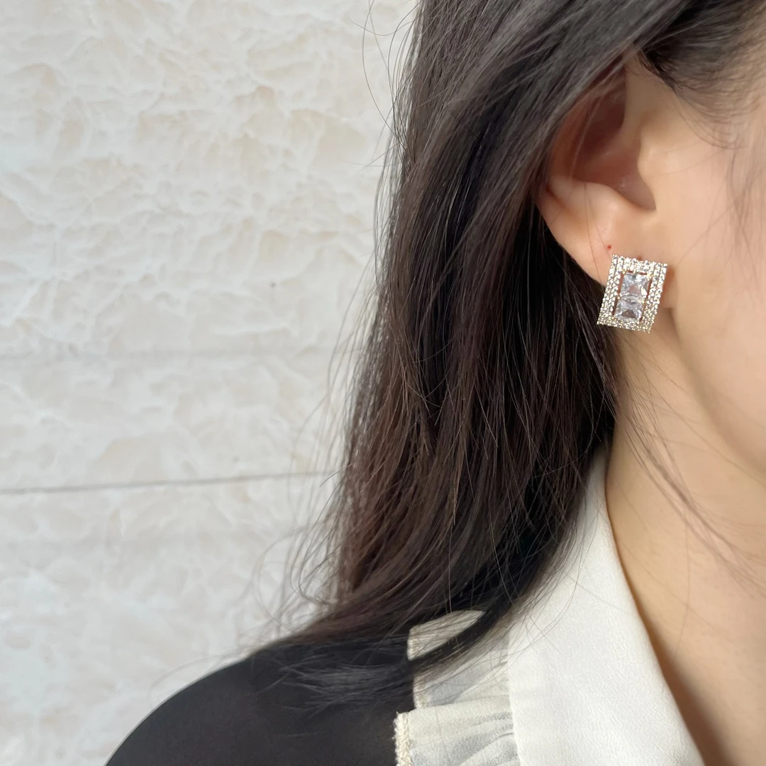 铜合金仿水晶耳饰 Lymi哩米耳环气质网红轻奢百搭复古法式耳钉