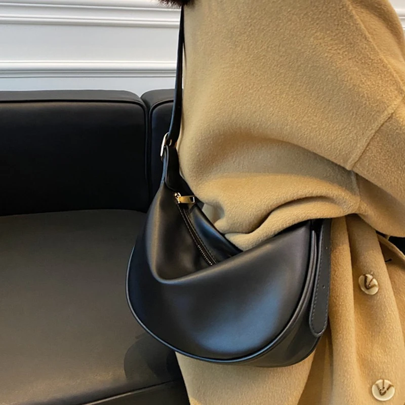 高级感小众小包包女包2025新款时尚休闲单肩微胖斜挎包百搭饺子包
