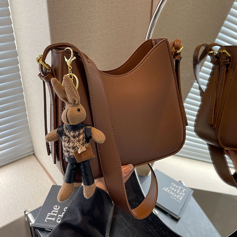 佐猫2025秋冬新款包包大学生女包18-20岁单肩包女时尚百搭斜挎包