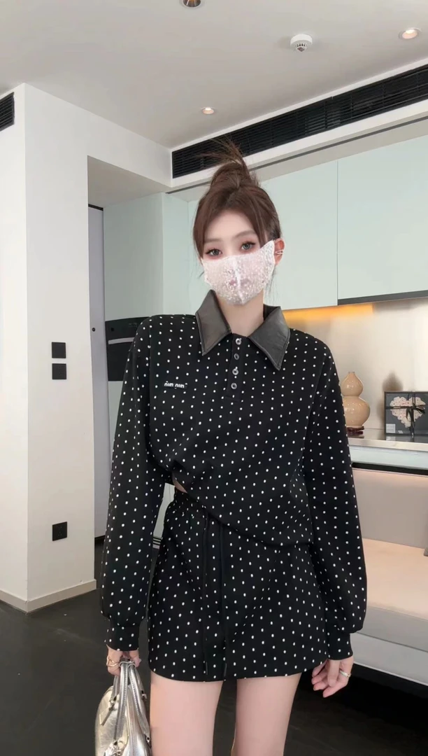 【十一家】时尚复古波点套装裙翻领拼接套头卫衣半身裙w2077