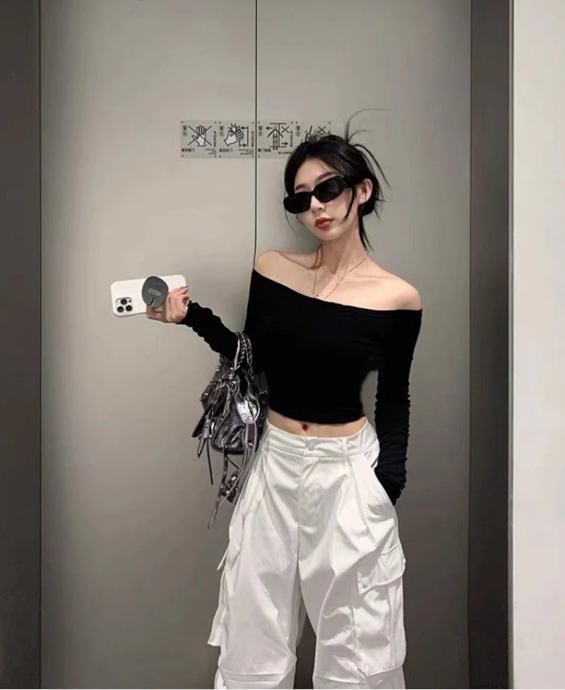 黑色上衣一字肩纯欲长袖T恤女春秋季修身显瘦性感内搭短款打底衫