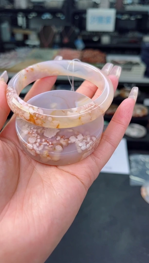 【闪购商品】石英质玉手镯未镶嵌62圈口（赠品镯心）3208002