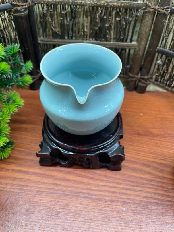 手工分茶器，手拉胚汝瓷天蓝釉