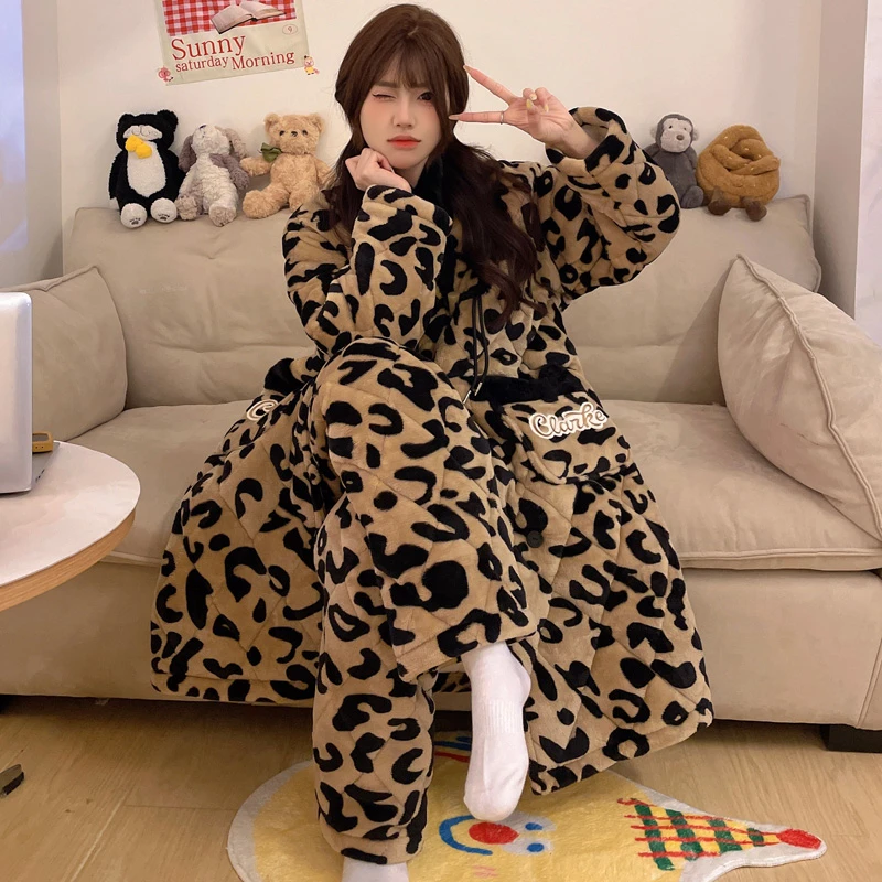 三层夹棉加厚加绒睡袍可外穿宽松冬季睡衣女士珊瑚绒家居服 9024