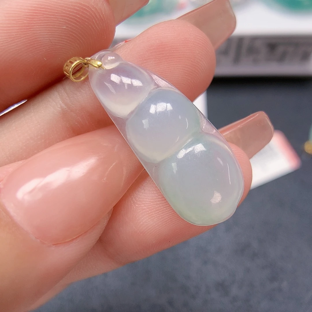 翡翠颈饰18K金镶嵌福豆