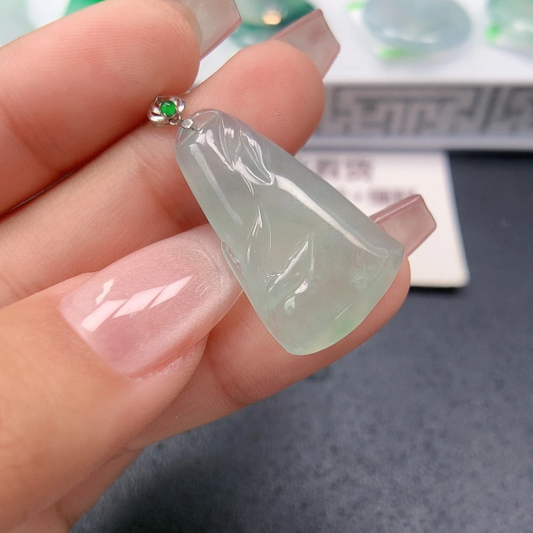 翡翠颈饰未镶嵌竹节