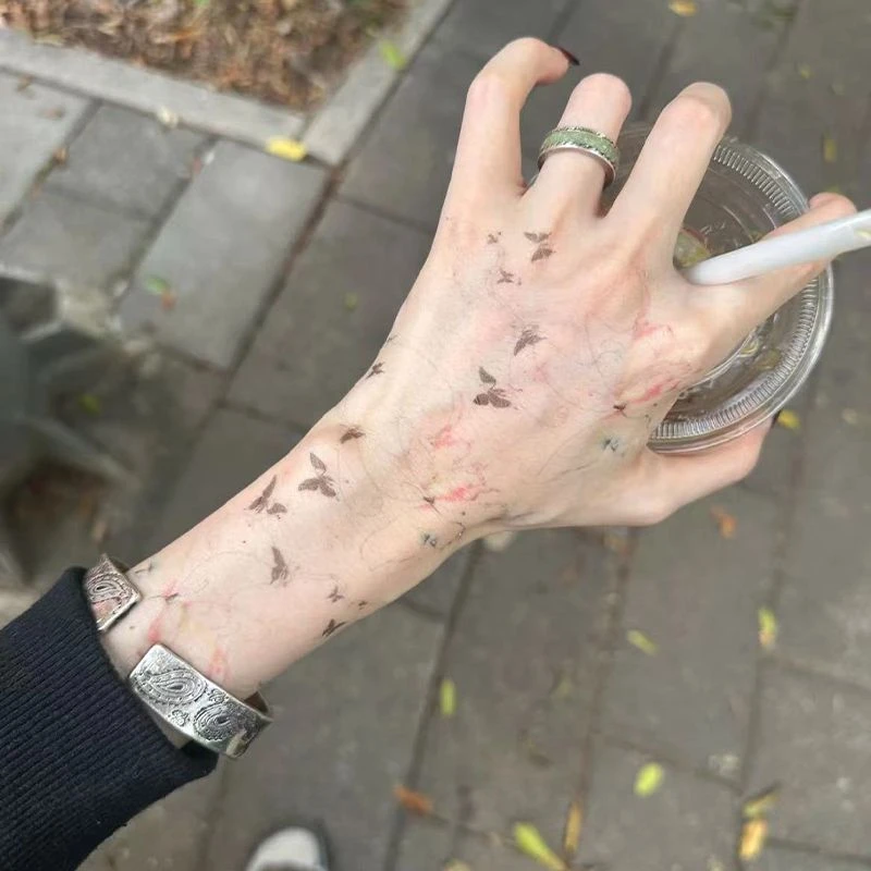 新款蝴蝶彩色纹身贴高颜值ins纯欲辣妹持久防水手臂锁骨仿真贴纸