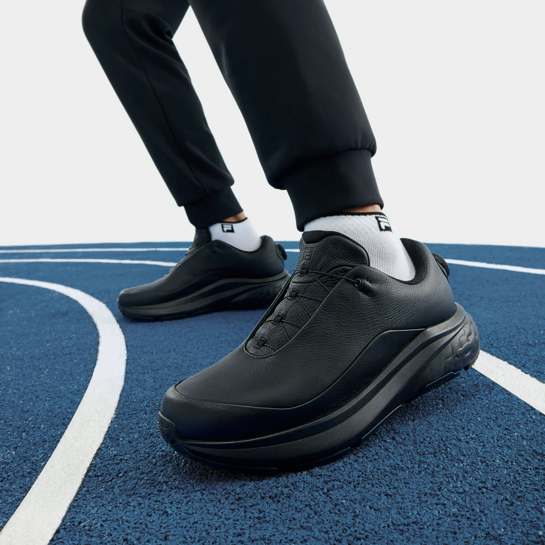 Fila/斐乐【柔云2菁英版】皮面冬男士时尚商务运动跑鞋 A12M441104F