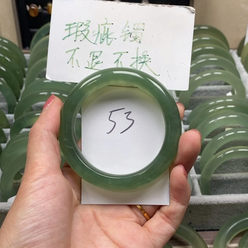 【闪购商品】蛇纹石玉手镯未镶嵌励****?