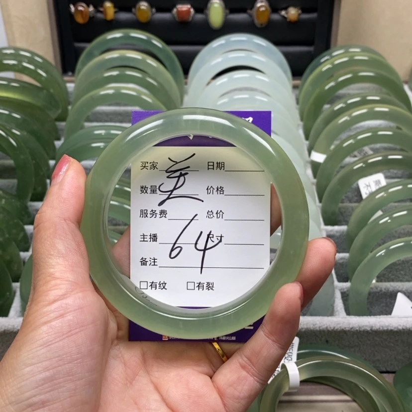 【闪购商品】蛇纹石玉手镯未镶嵌美*喵