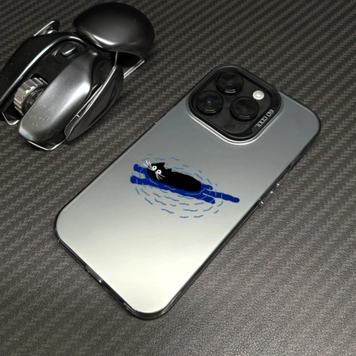游泳猫苹果14pro手机壳iphone15promax高级13/12/11磨砂xs/xr网红