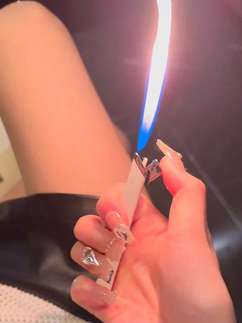 网红新款炫酷迷你小巧高颜值个性创意打火机耐用高档送男朋友礼物