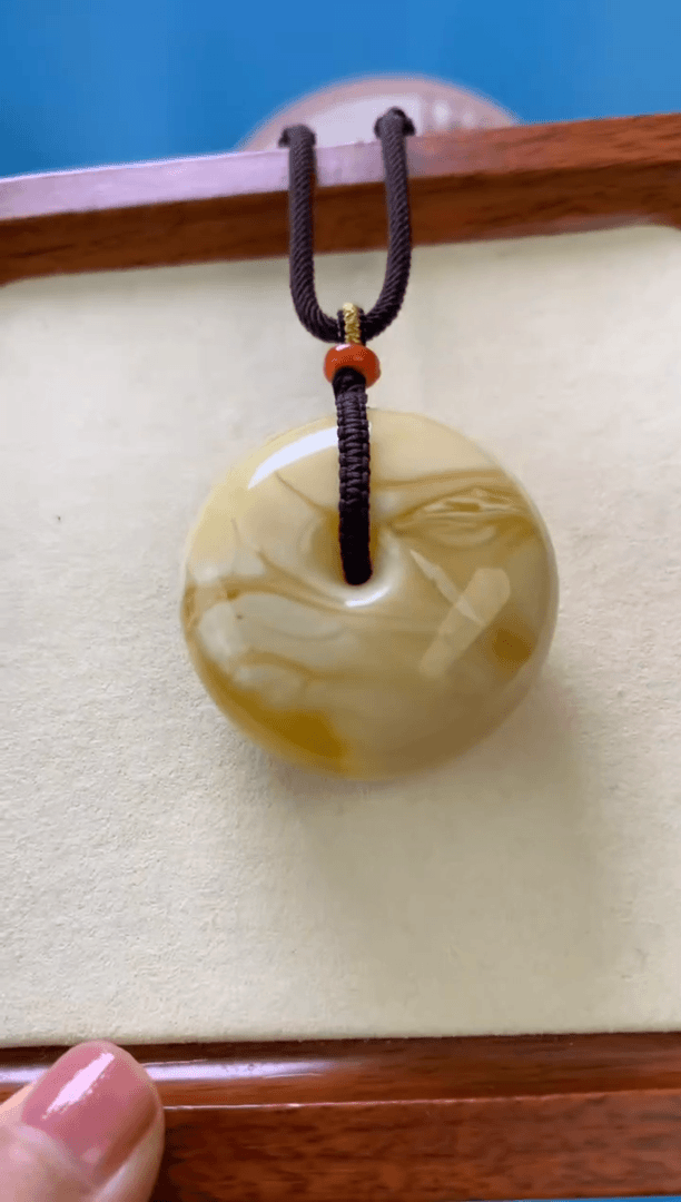 【闪购商品】蜜蜡吊坠(赠链)未镶嵌白花平安扣