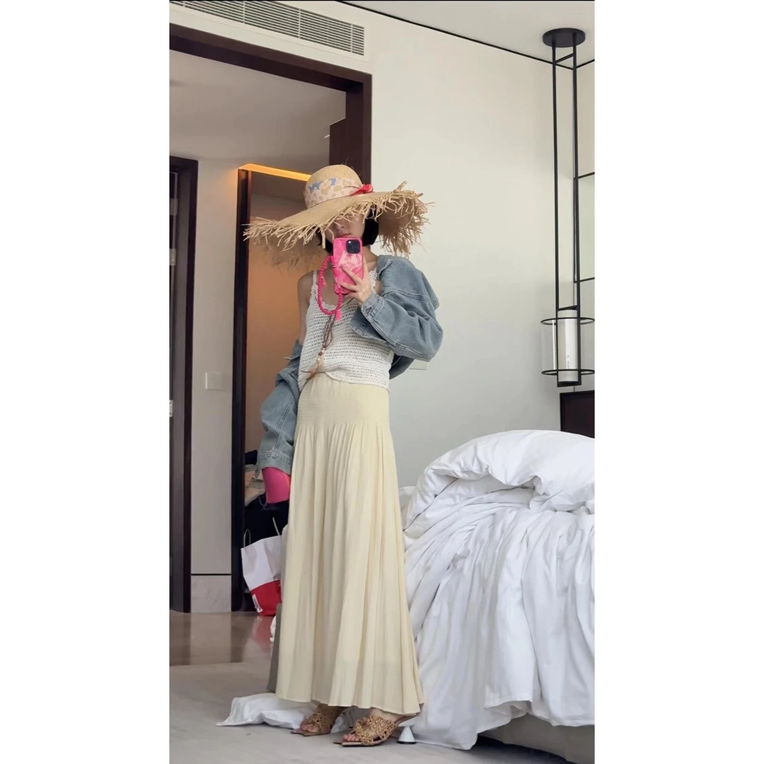 FORNI × YOYO 苏黎少女  镂空针织吊带+纯色打揽半裙套装