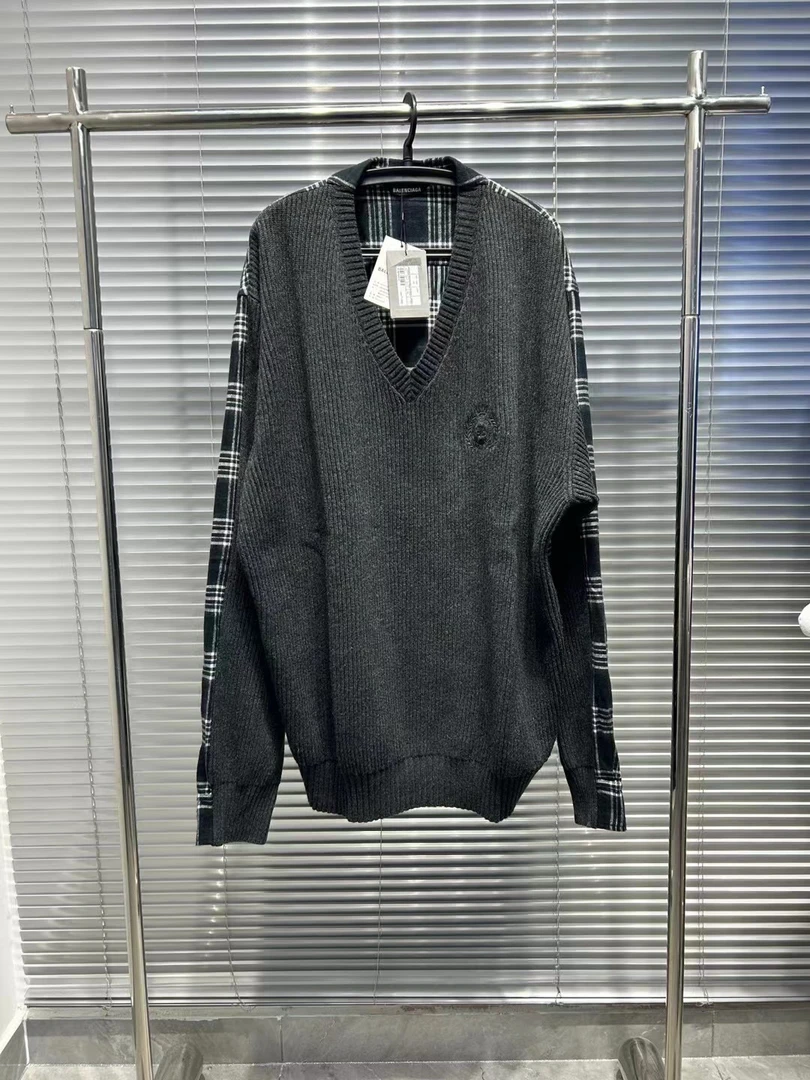 Balenciaga麦穗字母 拼接V领长袖衬衫 /L码/平台11509/全新