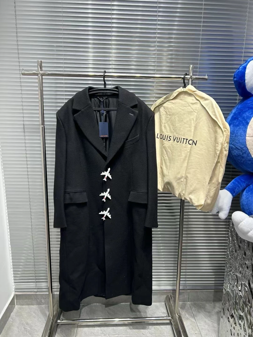Louis Vuitton飞机纽扣黑色羊毛呢大衣 52码/工价53000/全新全套